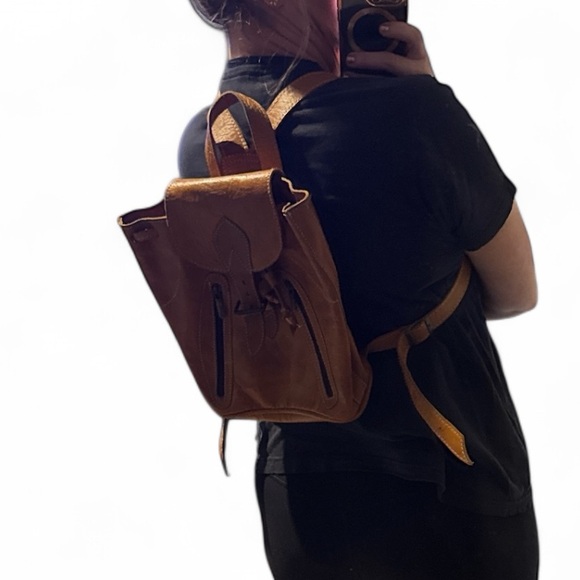Vintage‎ style Tan Leather Backpack small - Picture 3 of 3